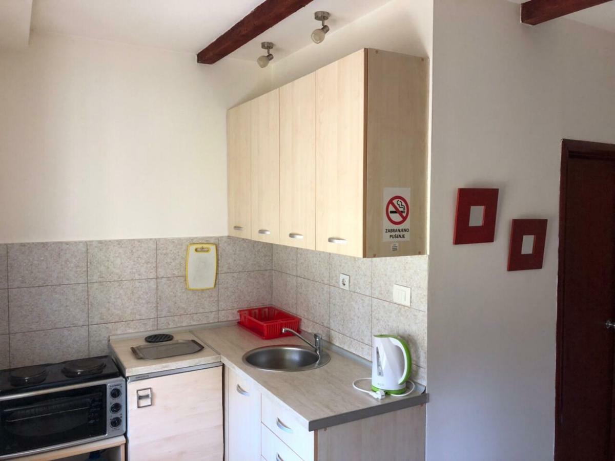 Cvjetni Apartmani Cetinje Exteriör bild
